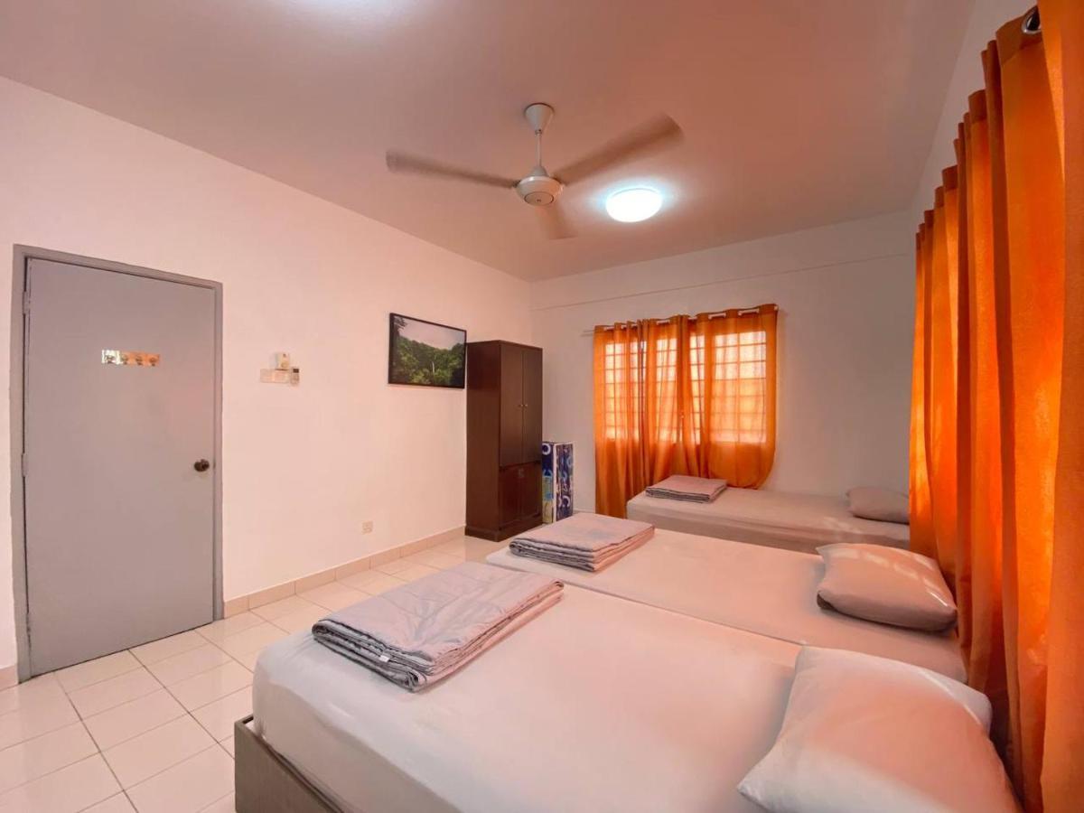 Homestay Juta Mines Seri Kembangan Balakong Serdang Lama Exteriör bild
